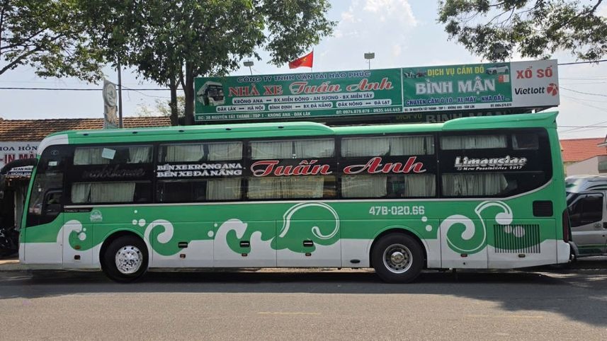 Xe Tuấn Anh (Đăk Lăk) Bên hông xe Giường nằm 44 giường