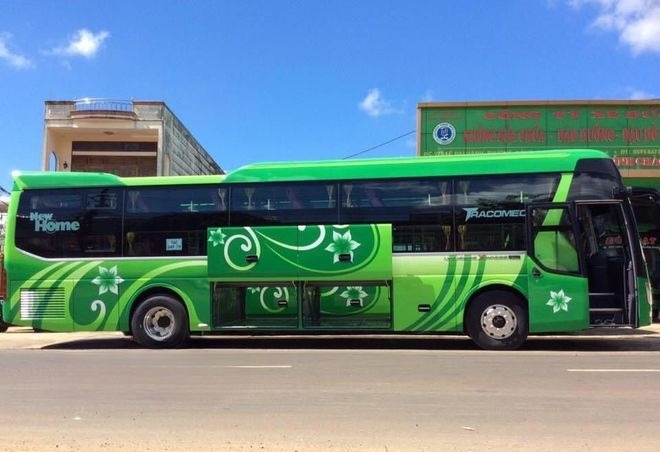 Xe Lovabus Bên hông xe Limousine giường nằm 22 chỗ
