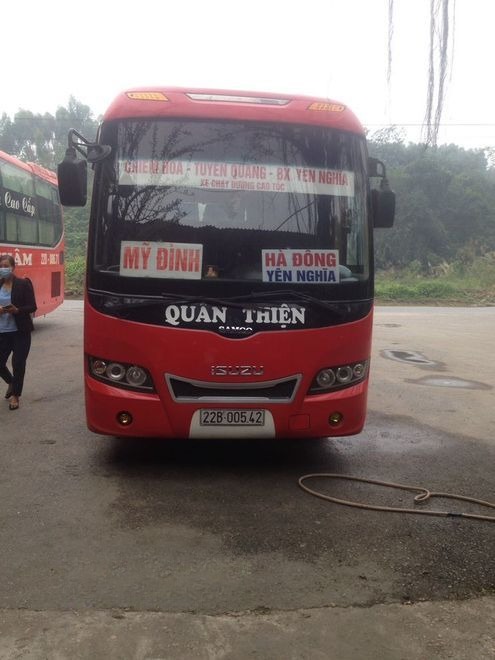 Xe Quân Thiện Mặt trước xe Ghế ngả 34 chỗ