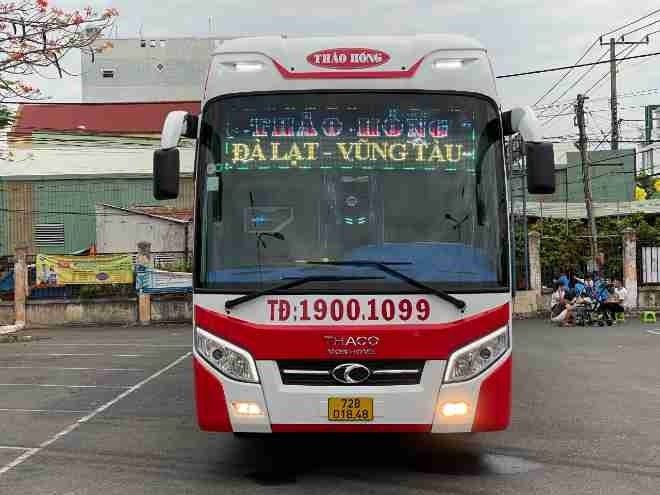 Xe Thảo Hồng Mặt trước xe Xe 22 Phòng VIP