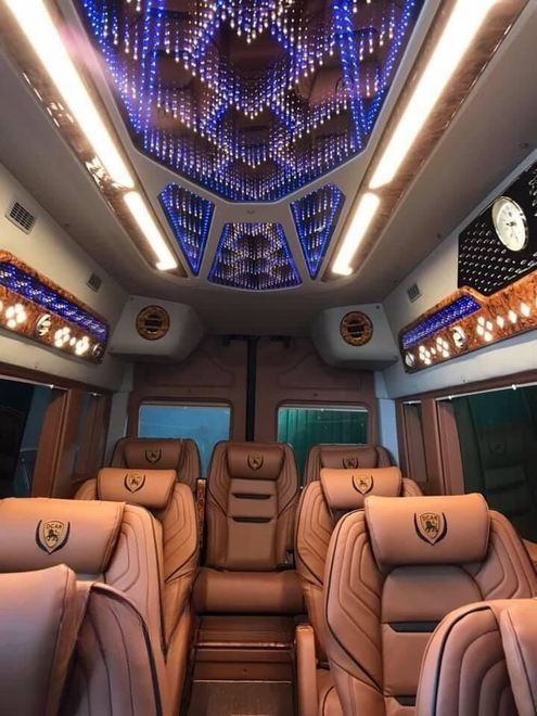 Xe ADT Limousine Ghế ngồi Nội thất Solati 10 chỗ