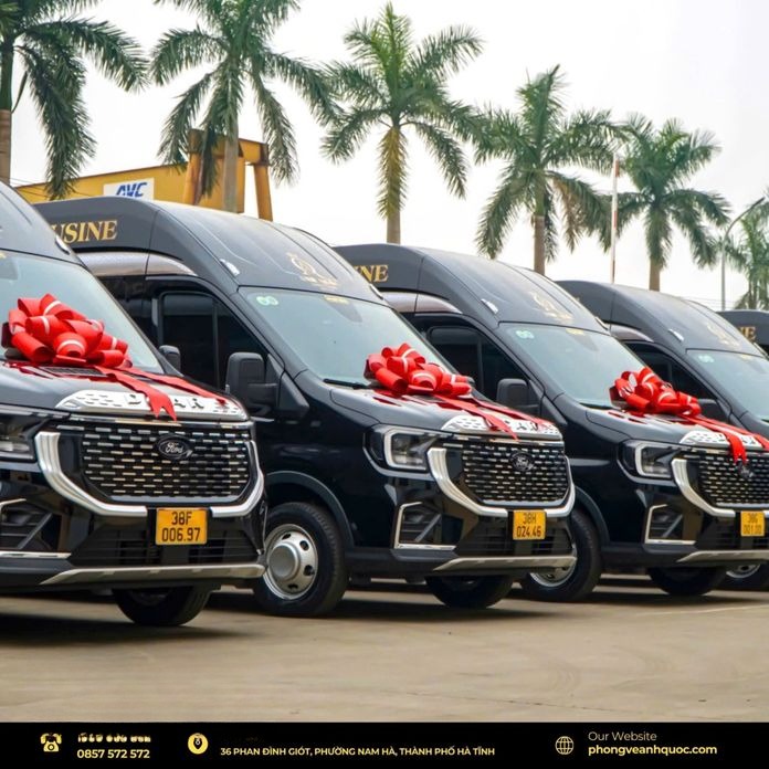 Xe Anh Quốc Limousine (Hà Tĩnh) Mặt trước xe Bên hông xe 