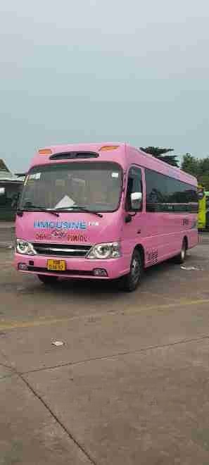 Xe Đồng Phước Mặt trước xe Bên hông xe Limousine 16 chỗ VIP