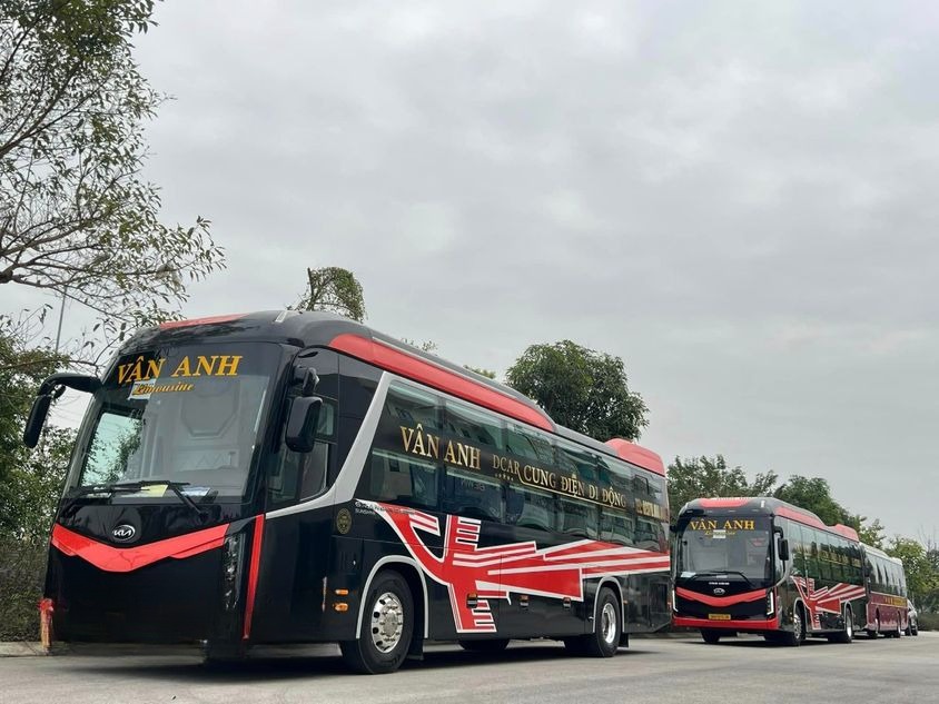 Xe Vân Anh Limousine Mặt trước xe 
