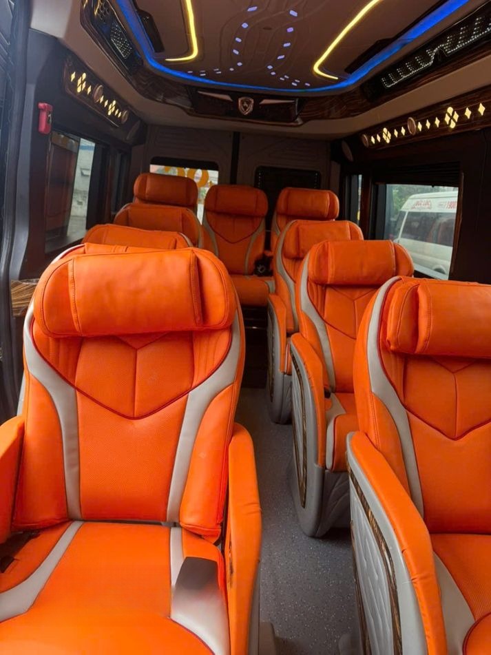 Xe SaPa Explore Tiện ích Limousine 11 chỗ