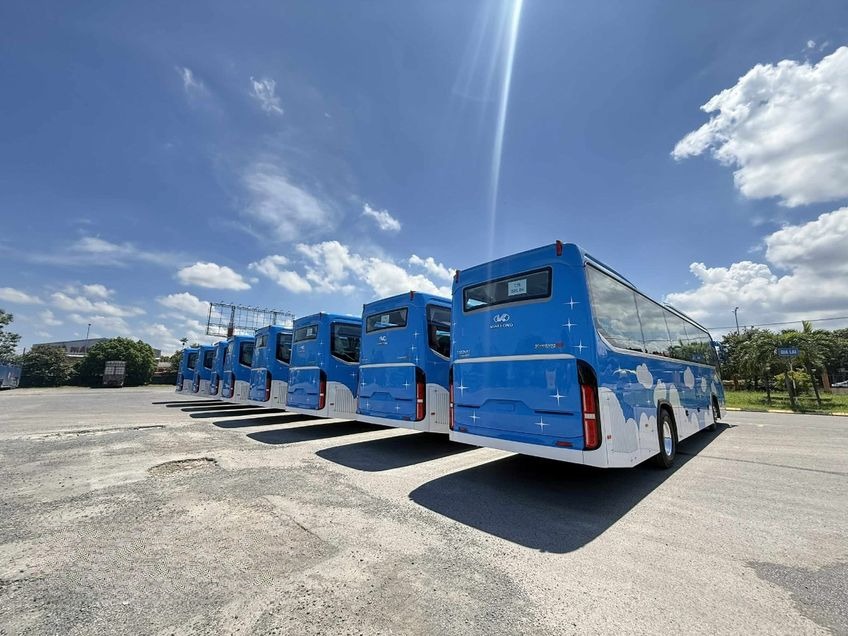 Xe Thành Liên Buslines Mặt sau xe Bên hông xe Limousine 22 Phòng Đôi (WC)