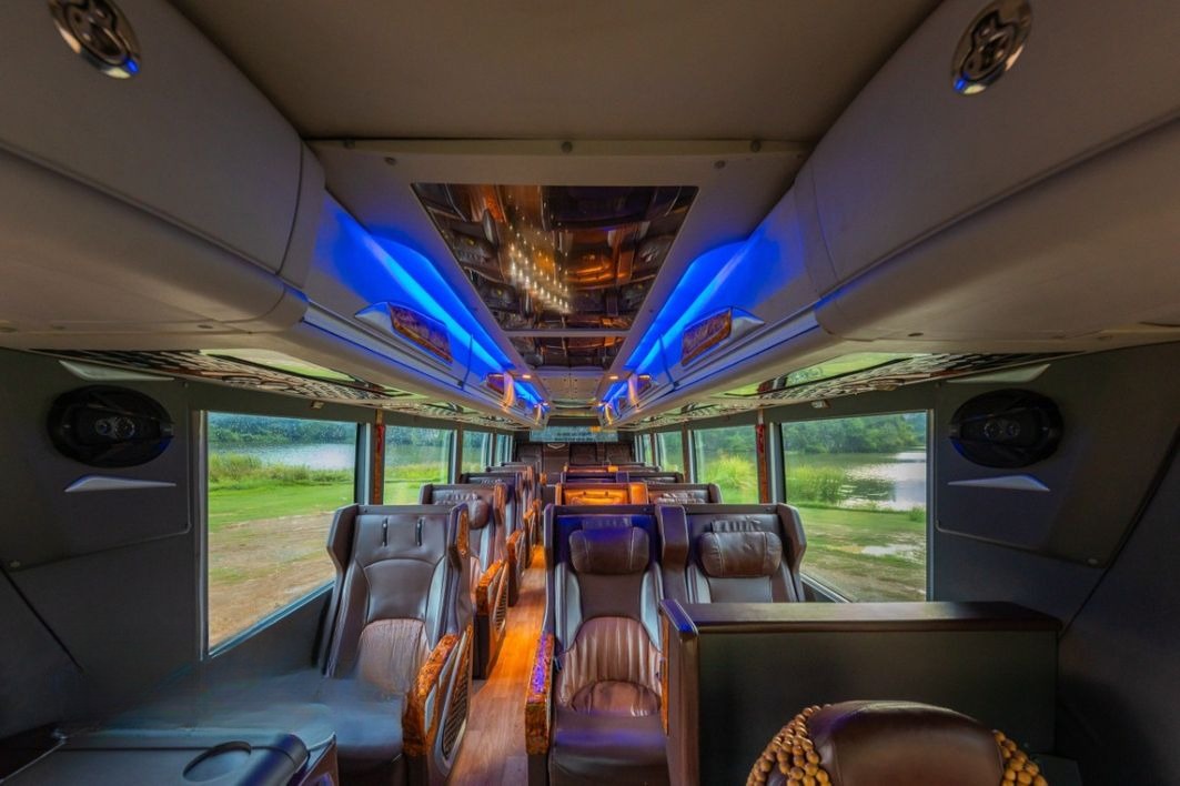 Xe Ninh Bình Travel Nội thất Limousine 18 chỗ