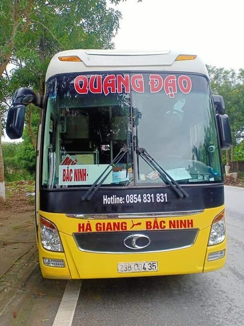Xe Quang Đạo Mặt trước xe Giường nằm 44 chỗ