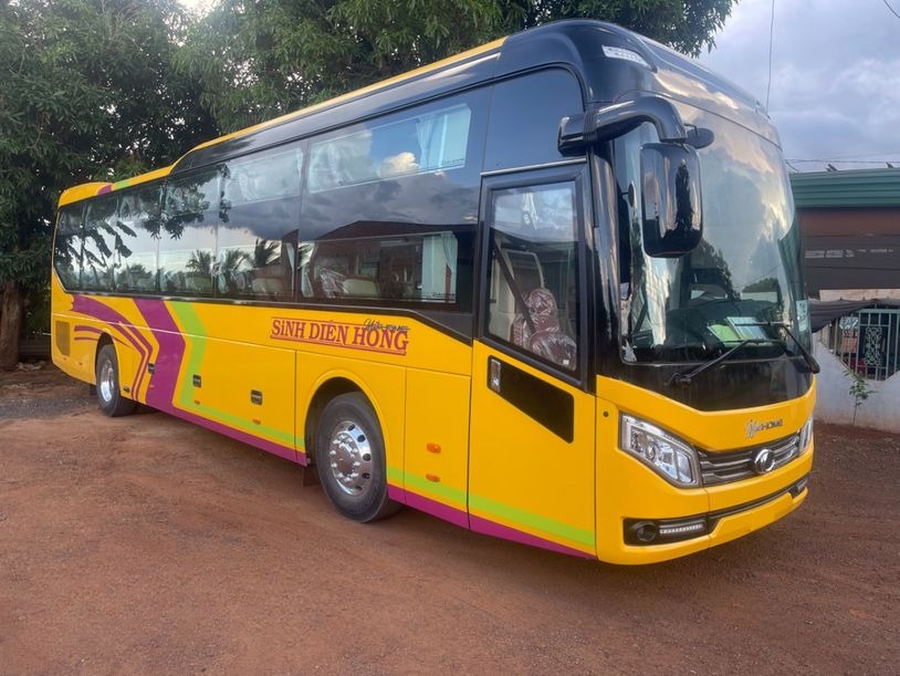 Xe Sinh Diên Hồng Mặt trước xe Limousine 34 chỗ