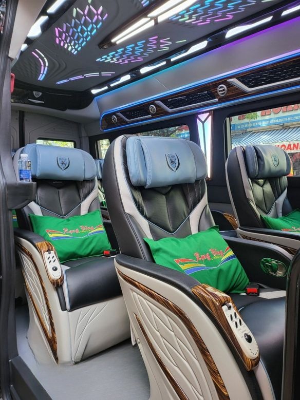 Xe Rạng Đông Ghế ngồi Nội thất Limousine Ghế Massage 11 chỗ