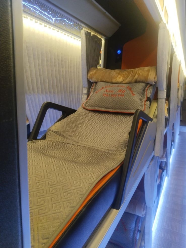 Xe Sơn Mỹ Giường nằm Nội thất Limousine 32 phòng (WC)