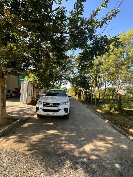 Xe Limousine Duy Tân Mặt trước xe Fortuner 7 chỗ