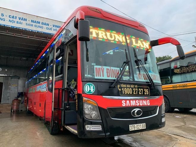 Xe Trung Lan Mặt trước xe Bên hông xe Limousine 34 giường