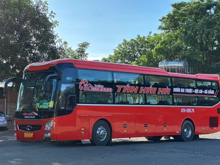 Xe Tân Hải Hà Mặt trước xe Bên hông xe Giường nằm 44 chỗ