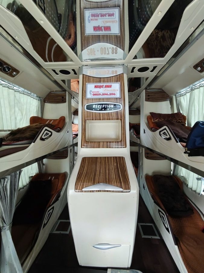 Xe Ngọc Anh (Sơn La) Tiện ích Nội thất Limousine 34 chỗ