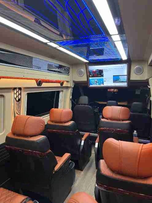 Xe Hoàng Hà (Phú Thọ) Tiện ích Limousine 12 chỗ