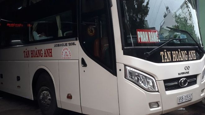 Xe Lovabus Mặt trước xe Giường Đơn 46 chỗ