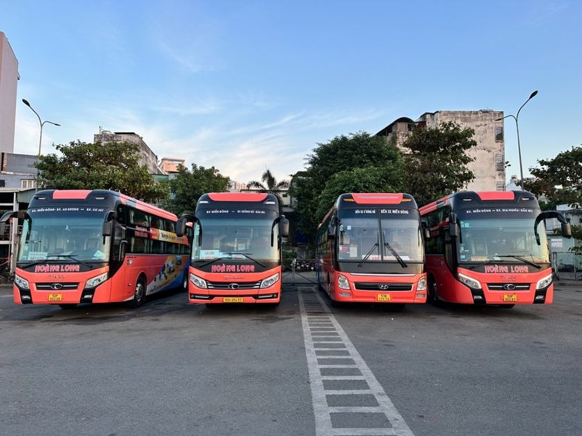 Xe Việt Tân Phát Mặt trước xe 24 Phòng
