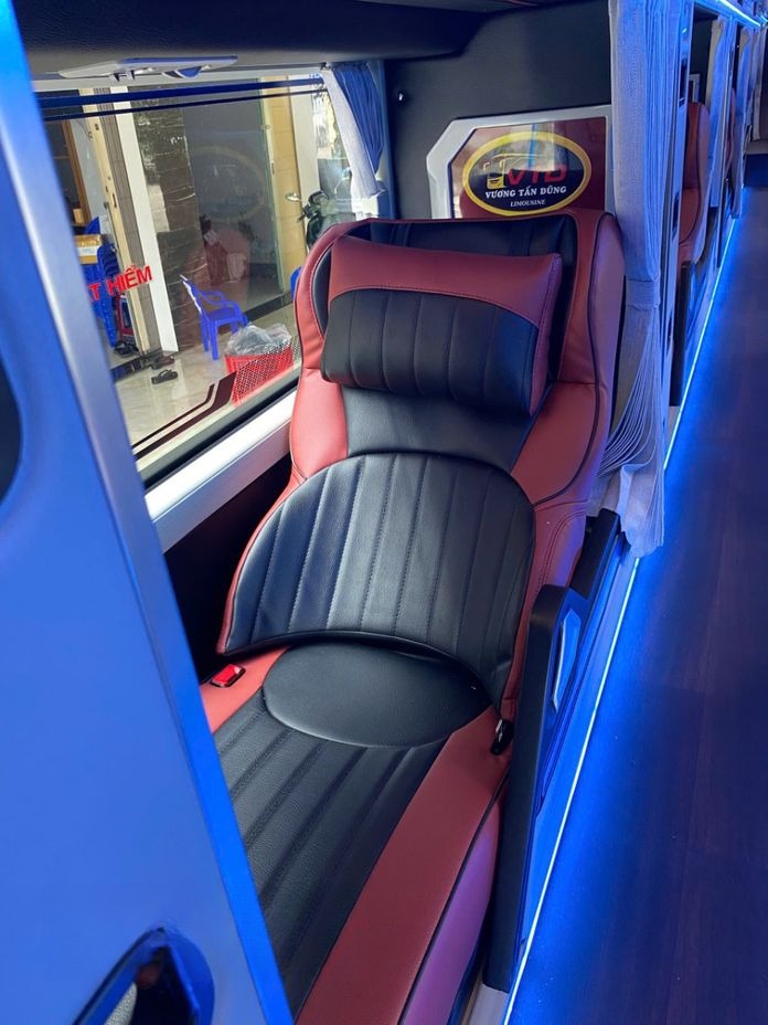 Xe Vương Tấn Dũng Giường nằm Nội thất Tiện ích Limousine 34 Phòng