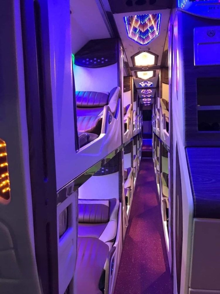 Xe Luxury Van Limousine Nội thất Limousine giường nằm 34 chỗ