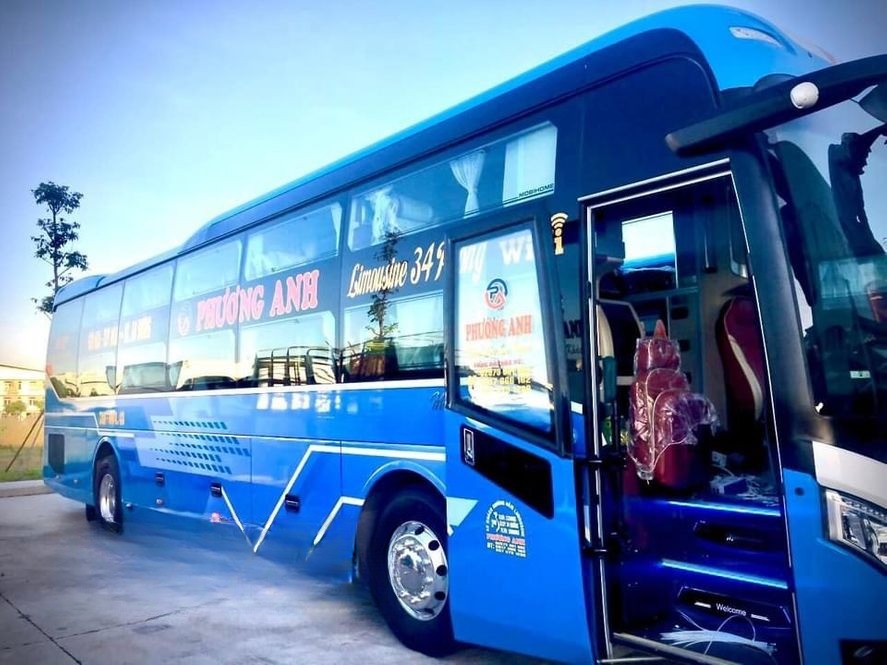 Xe Phương Anh (Phú Yên) Bên hông xe Giường nằm 34 chỗ VIP