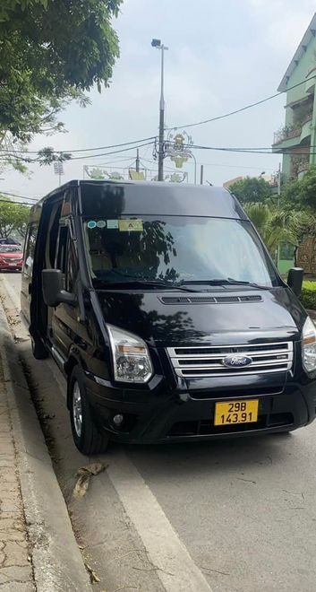 Xe Hồng Hưởng Limousine Mặt trước xe 