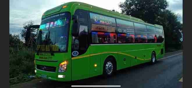 Xe Hoàng Phát (Gia Lai) Bên hông xe Limousine 34 chỗ