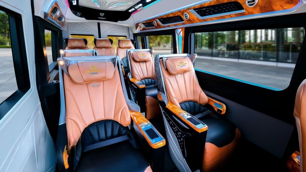 Xe Bến Thành Travel Tiện ích Nội thất Limousine 9 chỗ