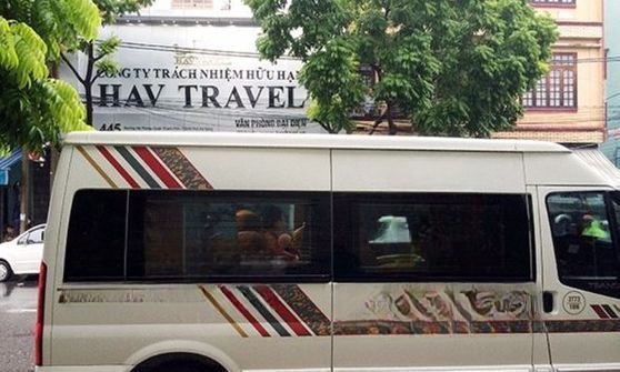 Xe HAV Limousine Bên hông xe Limousine 9 chỗ VIP