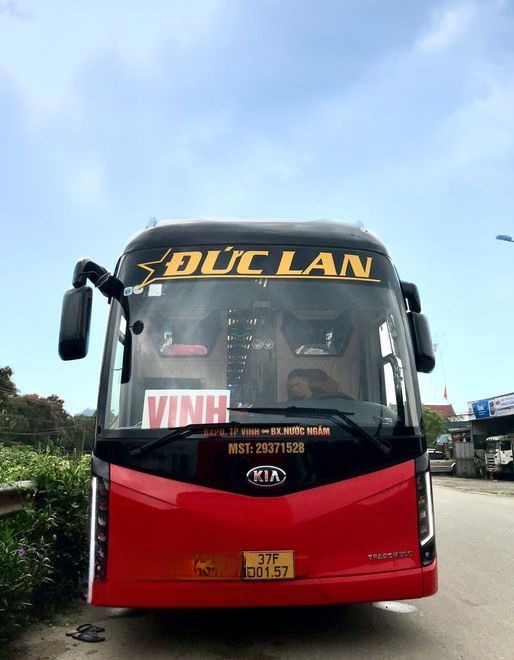 Xe Đức Lan Mặt trước xe Giường nằm 44 chỗ