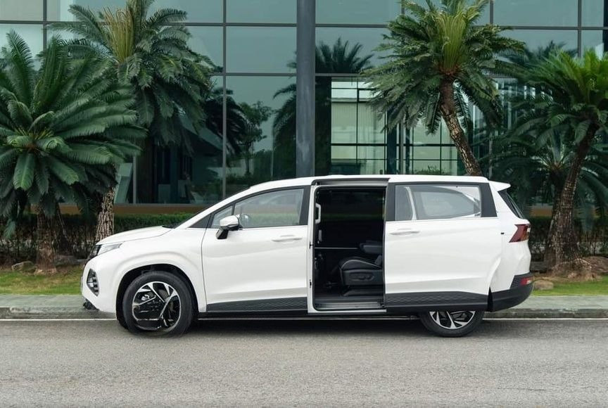 Xe Lovabus Bên hông xe Nội thất Xe 6 chỗ 