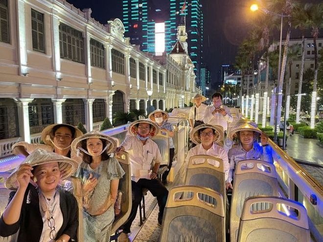 Xe Hop on-Hop off Ghế ngồi Tiện ích Nội thất Bus 42 chỗ