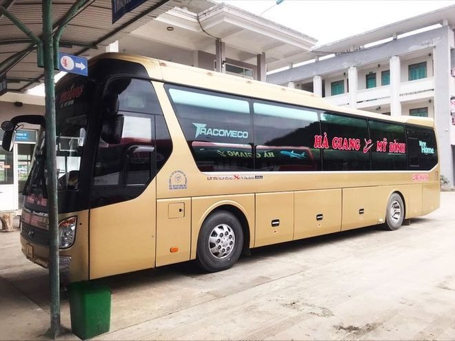 Xe Công Thắng (Hà Giang) Bên hông xe Giường nằm 46 chỗ