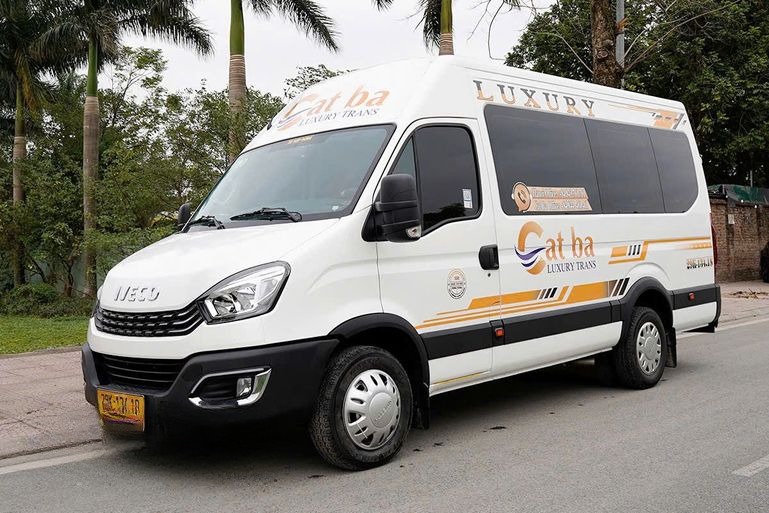 Xe Limousine Travel Limousine 12 chỗ