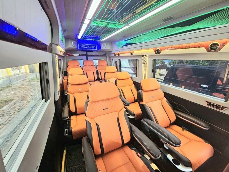Xe Anh Tùng Limousine Nội thất Tiện ích Limousine 11 chỗ