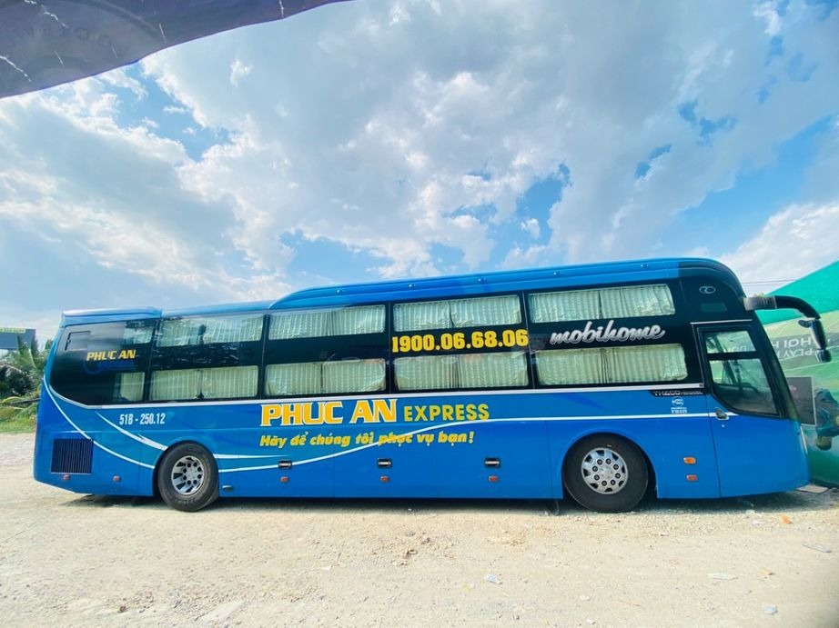 Xe Phúc An Express Bên hông xe Giường nằm 40 chỗ (WC)