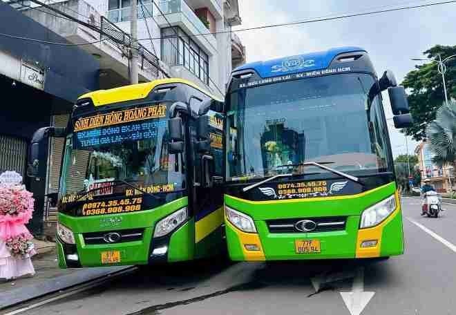 Xe Hoàng Phát (Gia Lai) Mặt trước xe Limousine 34 chỗ