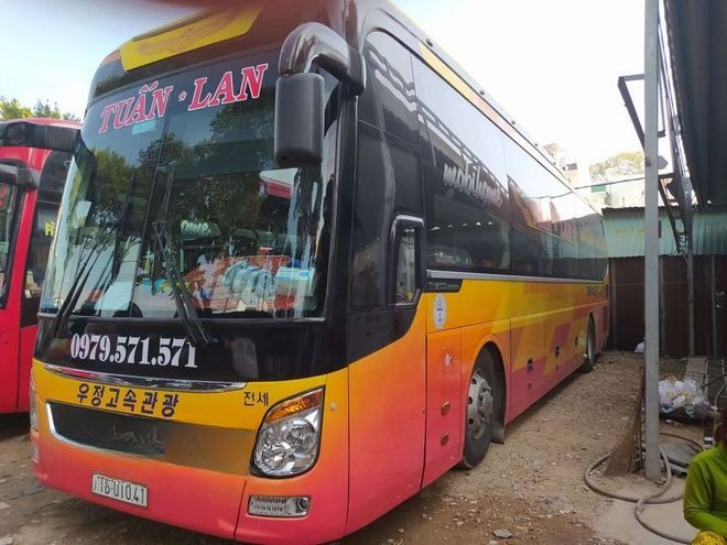 Xe Tuấn Lan Mặt trước xe Bên hông xe 