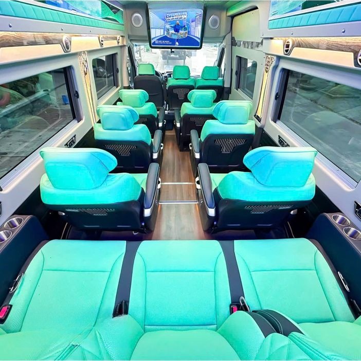 Xe X.E Việt Nam Tiện ích Nội thất Limousine 11 chỗ