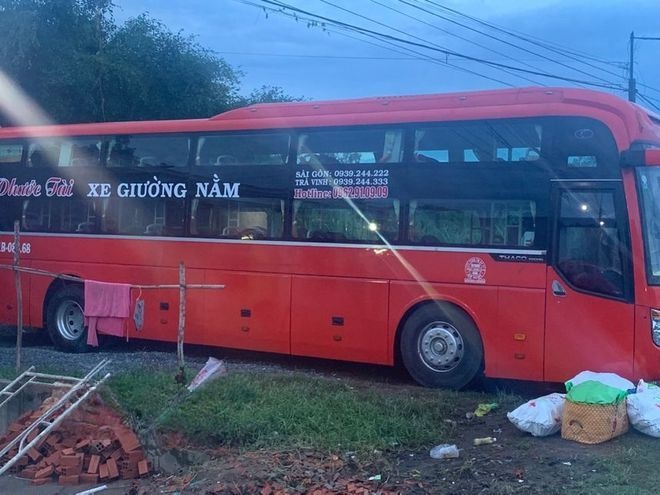 Xe Tân Phước Tài Bên hông xe Mặt sau xe Giường nằm 41 chỗ