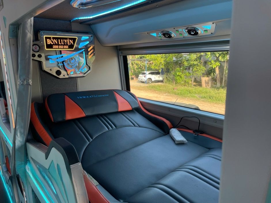 Xe Bốn Luyện Express Giường nằm Limousine 24 Phòng Đôi