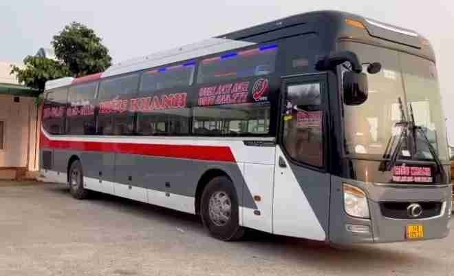 Xe Hiếu Khanh Mặt trước xe Bên hông xe Giường nằm 46 chỗ