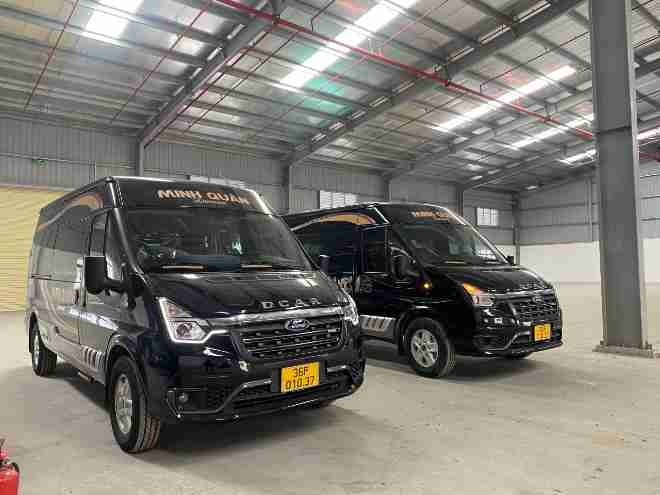 Xe Minh Quân (Thanh Hóa) Mặt trước xe Limousine 9 chỗ