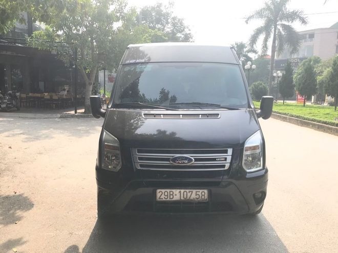 Xe Bình An Mặt trước xe Limousine 9 chỗ