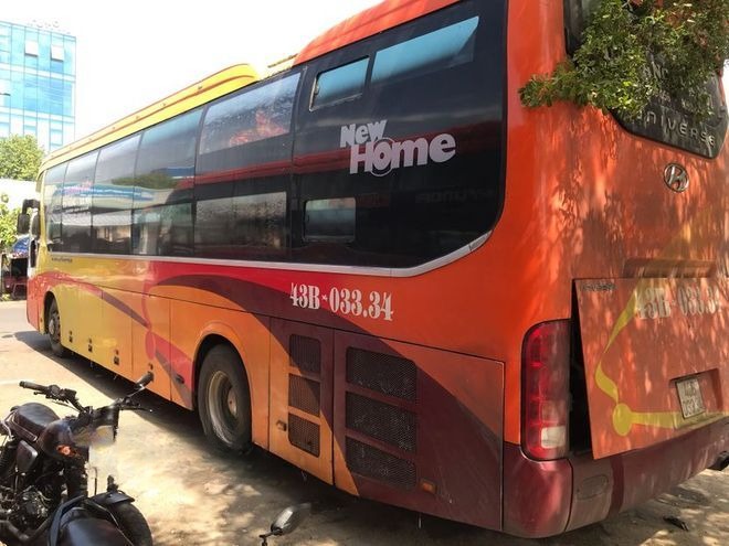 Xe Thanh Sơn Mặt sau xe Bên hông xe Giường nằm 42 chỗ