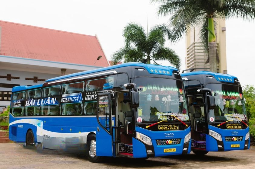 Xe Hải Luân Mặt trước xe Bên hông xe Giường nằm Limousine 34 giường