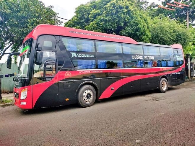 Xe Dương Huỳnh Giường nằm Bên hông xe Giường nằm 40 chỗ