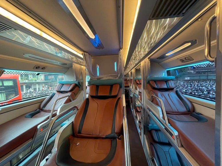 Xe Đức Thịnh Limousine Giường nằm Nội thất Cabin 32 phòng (WC)