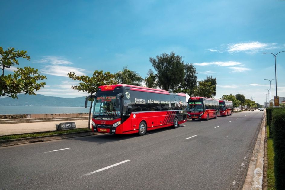 Xe Bảo Ngọc Bên hông xe 