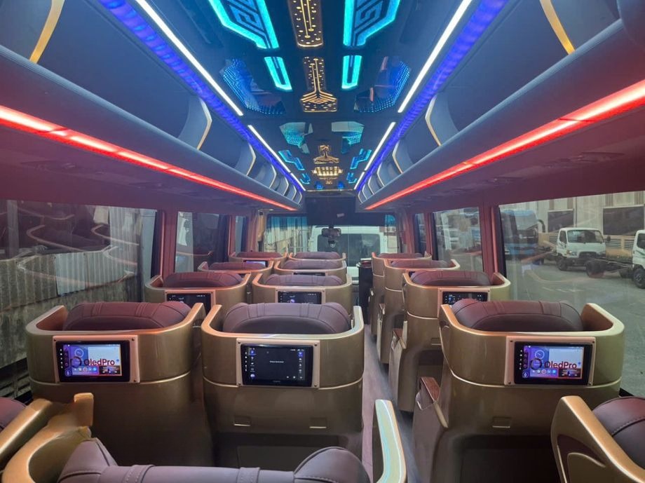Xe Vie Limousine Tiện ích Nội thất Limousine 18 chỗ